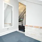 Гостьовий будинок Palace Square 3*