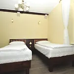 Palace Square 3* Трогір