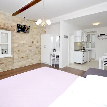 Palace Square Гостьовий будинок