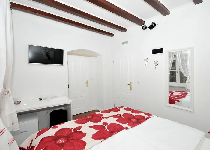 Palace Square 3* Trogir