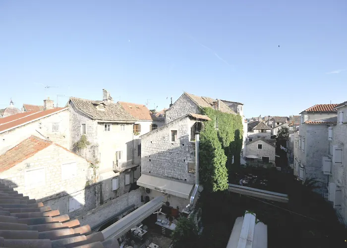 Palace Square Penzion Trogir