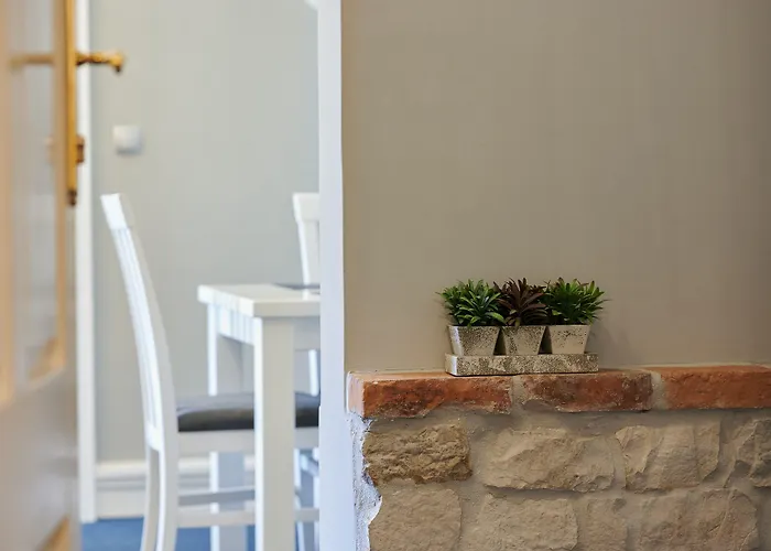 Konukevi Palace Square