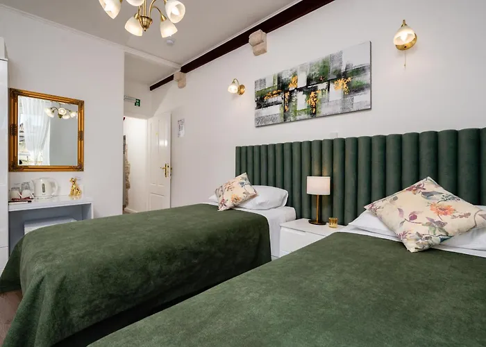 Palace Square Penzion Trogir