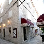 Palace Square Gasthof Trogir
