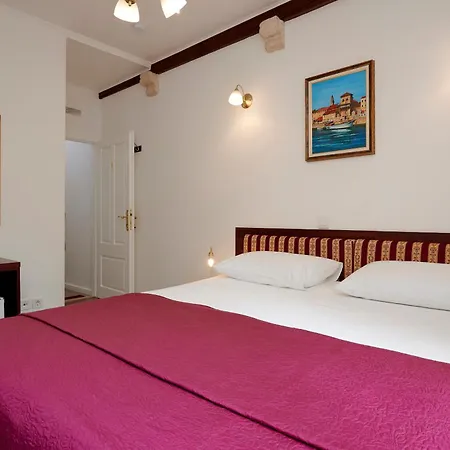 Affittacamere Palace Square 3*