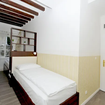 Palace Square 3* Traù