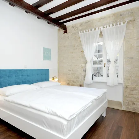 Affittacamere Palace Square 3*