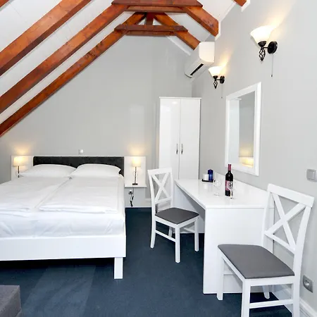 Affittacamere Palace Square 3*