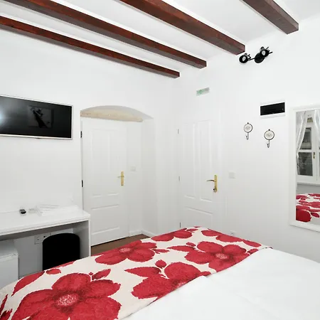 Palace Square 3* Traù