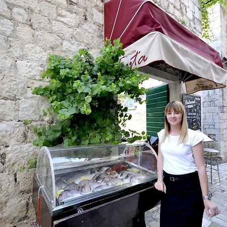 Palace Square 3* Trogir