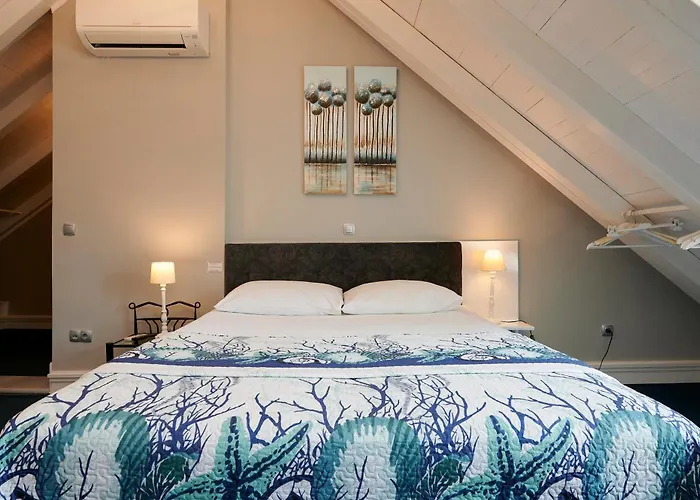 Gasthuis Palace Square 3*