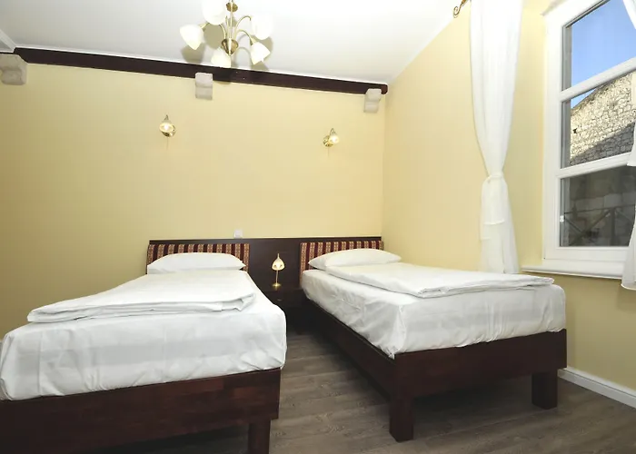 Palace Square 3* Трогир