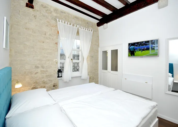 Palace Square 3* Trogir