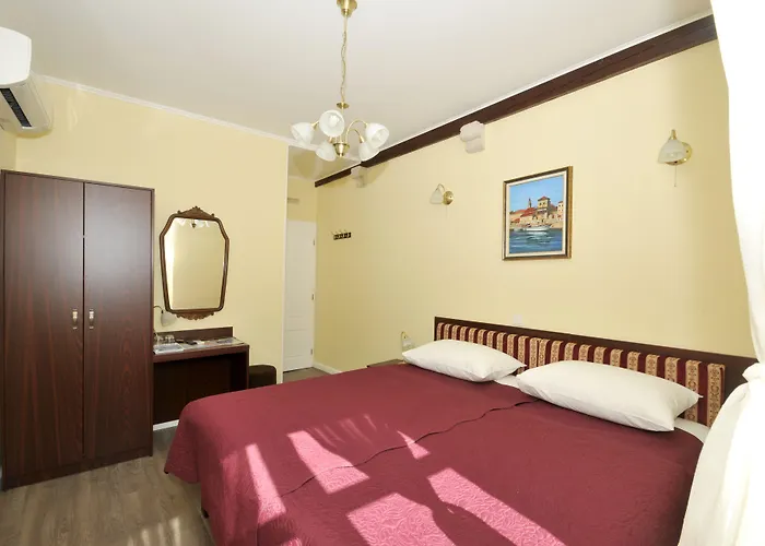 Palace Square Трогир