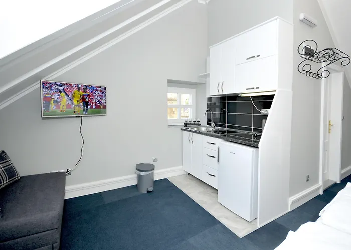 Palace Square 3* Трогир