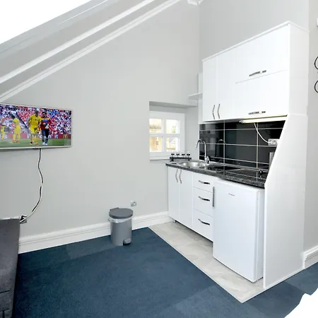 Palace Square 3* טרוגיר