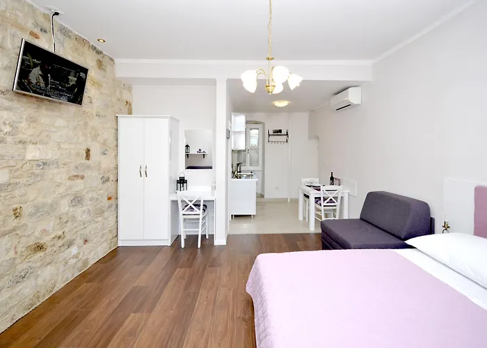 Palace Square 3* Trogir