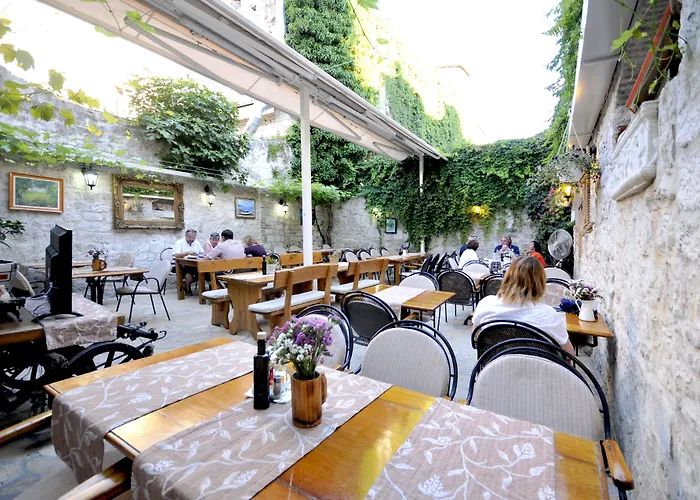 Palace Square Trogir